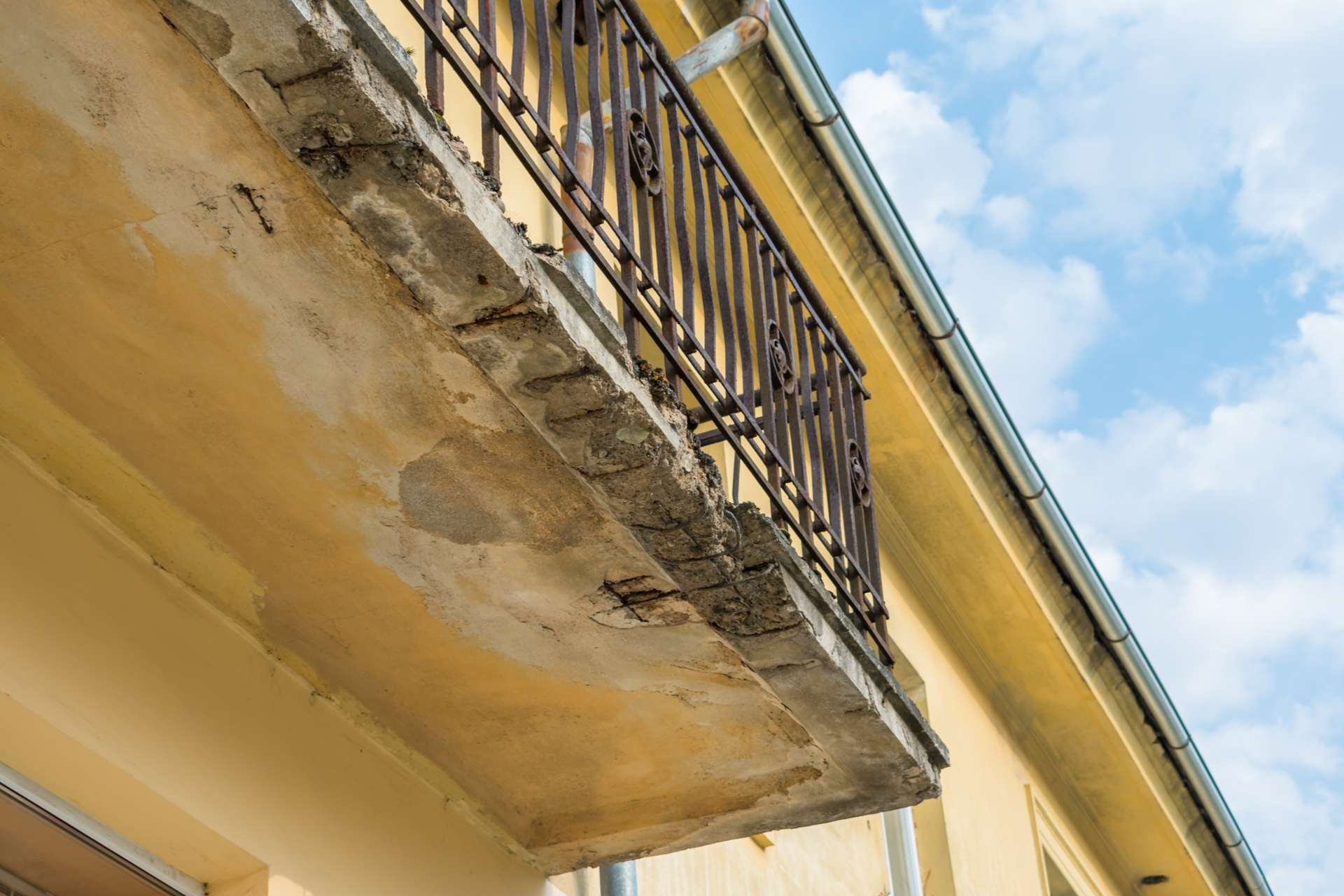 Balkonsanierung: Die Anleitung zu Kosten und Ausführung