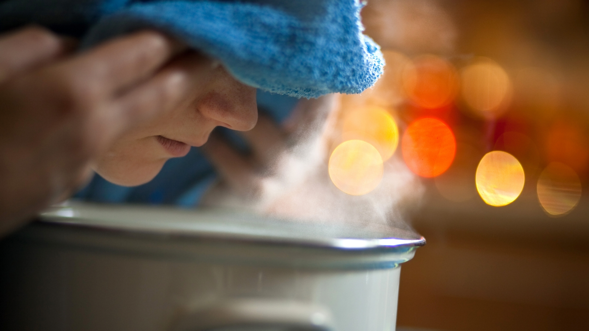 Schöne Haut und freie Atemwege dank Kräuterdämpfen
