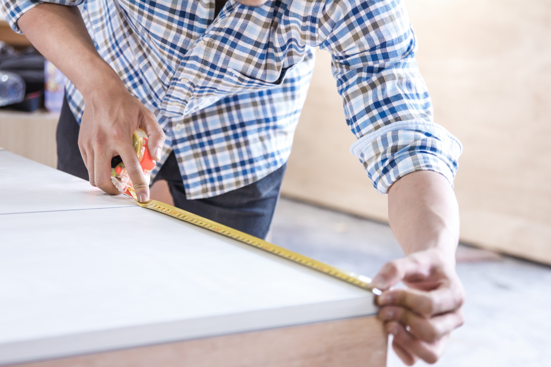 Möbel nach Mass – zeitlos schöne Raumsparlösungen für jede Lücke