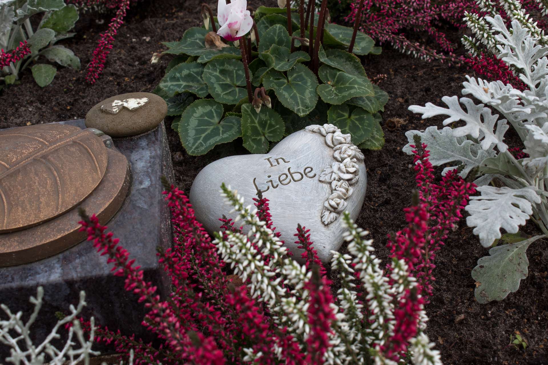 Grabschmuck: Letzte Ruhestätten zu etwas Besonderem machen